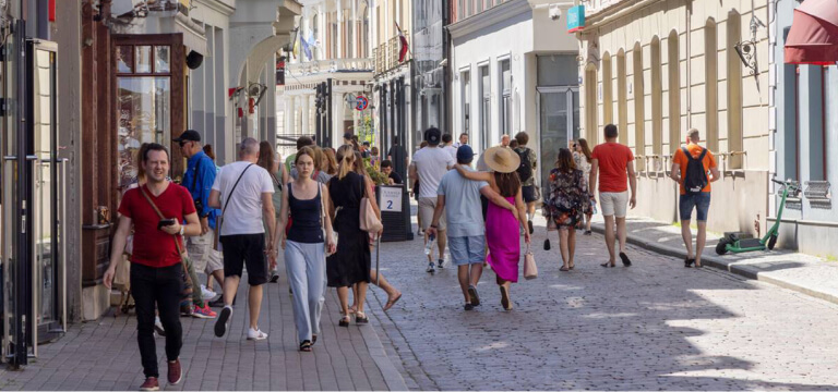 Compre con soporte local e instalación con nuestros socios confiables